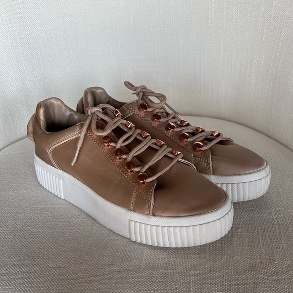 Kendall & Kylie Rose Gold Platform Sneakers (9.5) - Picture 2 of 3